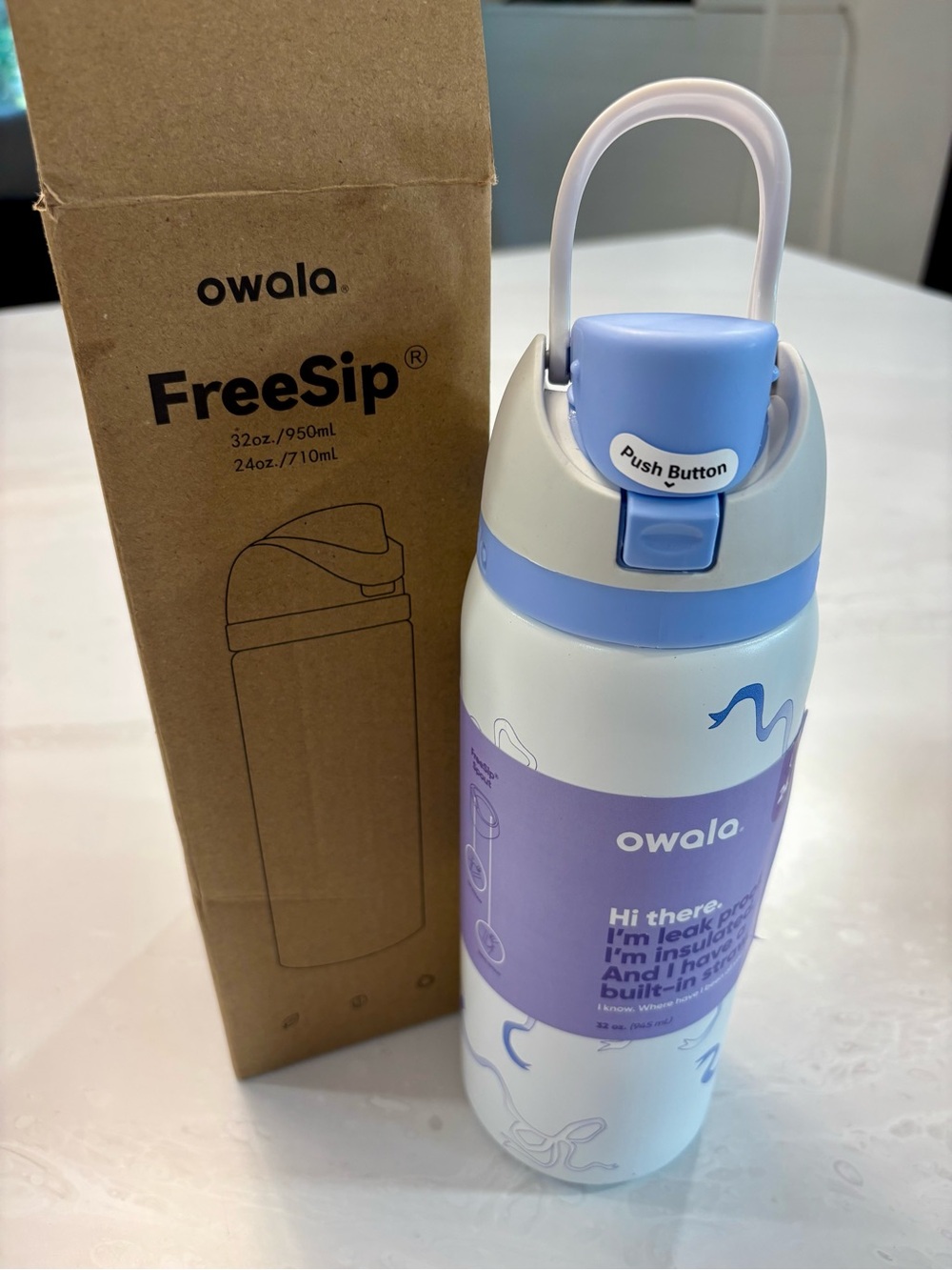 32 oz LTO Light Blue Bows Owala FreeSip